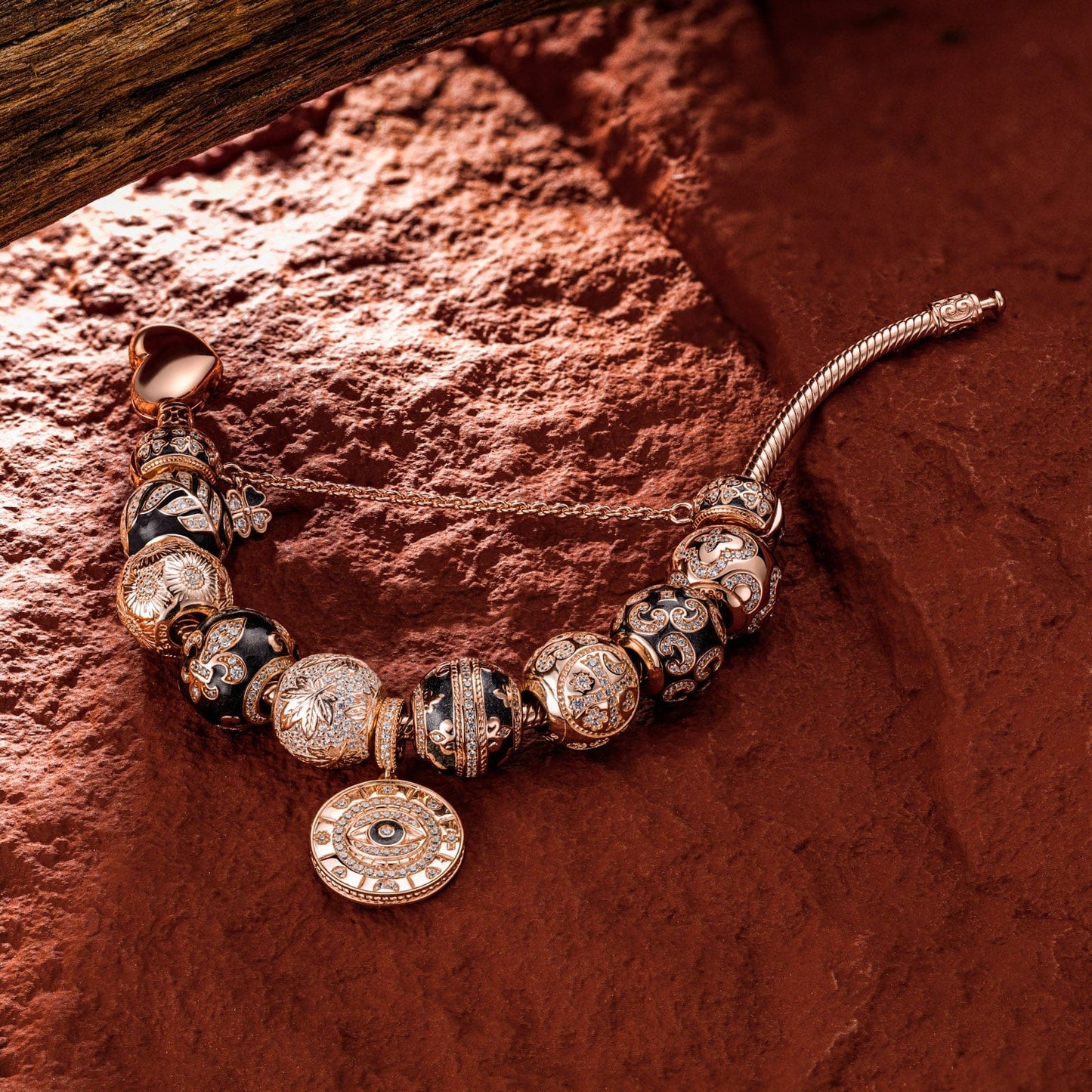 [💥As @evy_onelove's Pick] Memories Of Versailles Tarnish-resistant Silver Charms Bracelet Set With Enamel In Rose Gold Plated (Includes bracelet and all charms shown)